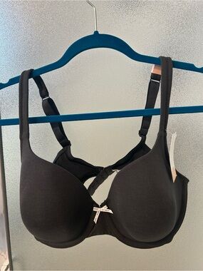 Cacique Black Seamless Molded T-Shirt Bra with Center Bow NWT
